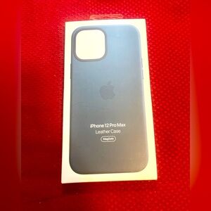 (9) Different iPhone 12 Pro Max Cases and (2) screen protectors📱